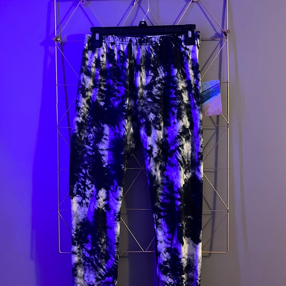 Cozy Black and White Tie-Dye Leggings Poof New York